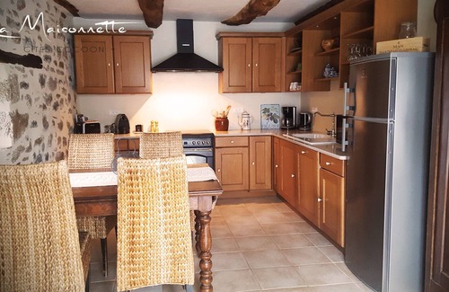 Entraygues-sur-Truyere Cottage | La Maisonnette: Charming cottages in Aveyron, in the heart of the Lot valley.