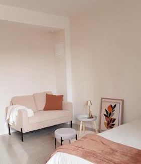 Villefranche-de-Rouergue Apartment | La Maison, Studio ou T3