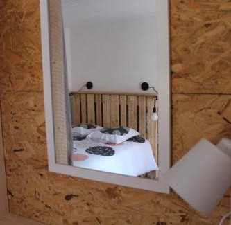 Villerest House | La Maison au Camélia