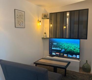 Cote Ouest Ormeaux Apartment | La Maison au fond du jardin
