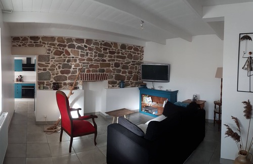 Pleubian House | La maison aux Hortensias, 1km from the beach and close to the Sillon de Talbert.