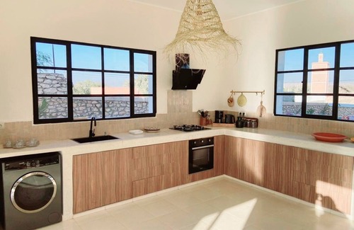 Sidi Kaouki Villa | La Maison Blanche Kaouki 10 min beach/beach fiber/wifi 4 suites Beldi&Chic