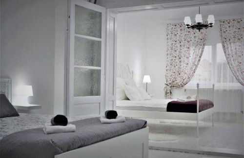 Alba Iulia House | La Maison Blanche
