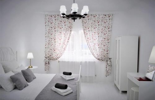 Alba Iulia House | La Maison Blanche