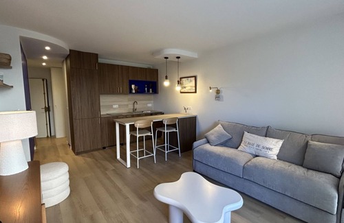 Moyenneville Apartment | La Maison Bleue, a little cocoon in the heart of Le Crotoy