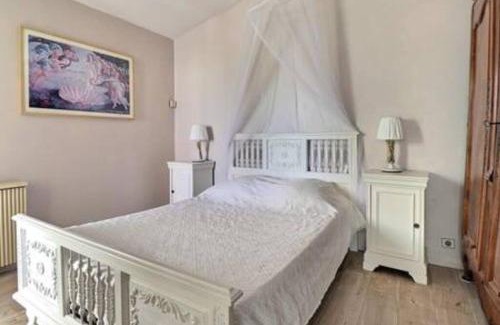 Gareoult Villa | La Maison Bleue