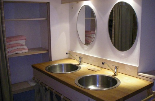 La Cabanasse House | La Maison Bleue