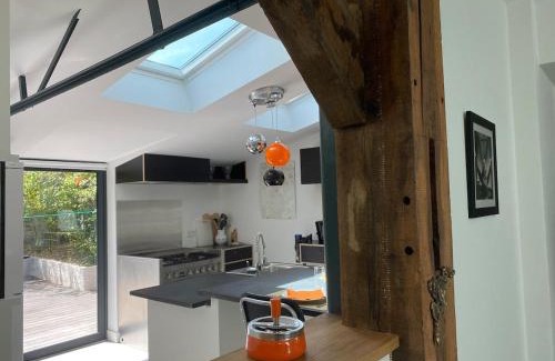 Noyers-sur-Serein House | La maison bleue