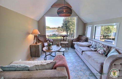 Tregastel House | La maison bleue