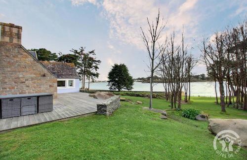 Tregastel House | La maison bleue