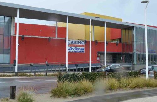 Dunkerque Centre House | La Maison Bleue, Jardin & Mer 300m