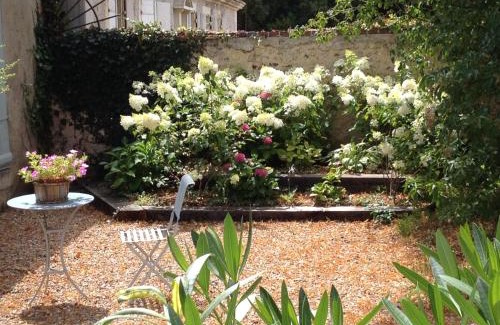 Prunay-Cassereau Bed & Breakfast | La Maison Céladon