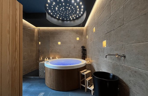 Historic Castle District House | La Maison Coloniale Suites (The Indies Rose) and Wellness Zone.
