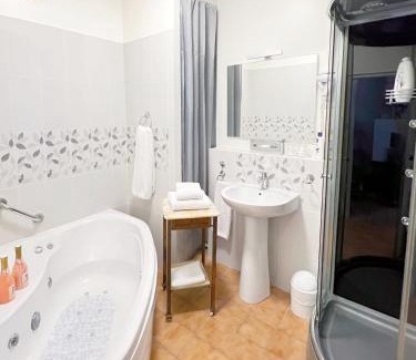 Chablis House | La Maison d'Alienor Les Beauregards