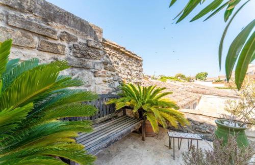 Aigues-Mortes Medieval City House | La Maison Dans Les Remparts