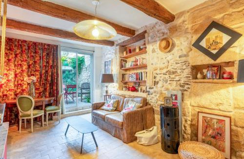 Aigues-Mortes Medieval City House | La Maison Dans Les Remparts