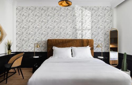 Thessaloniki City Centre Apartment | La Maison de l'Arc- Elegant Stay with Unique View by BiNoBi!