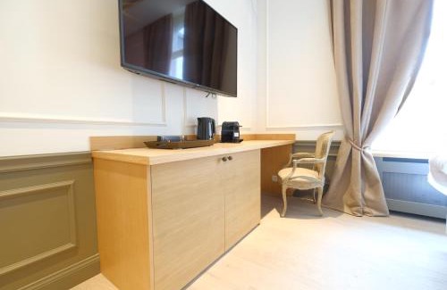Mons Bed & Breakfast | La Maison de la Duchesse de la Vallière - Parking privé gratuit