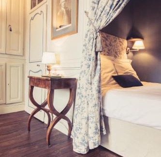 Poitiers Apartment | La Maison de la Liberté Jean-François de La Pérouse