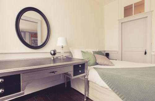 Poitiers Apartment | La Maison de la Liberté Suite Jeanne Barret