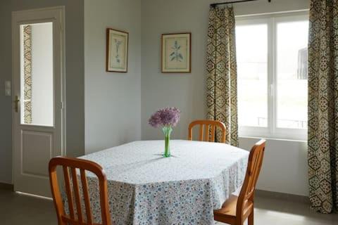 Doudeville Apartment | La Maison de la Mare