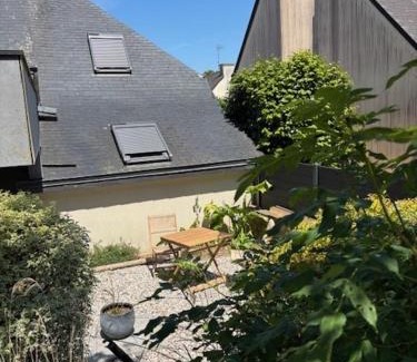 Dinan House | La Maison des Cordiers
