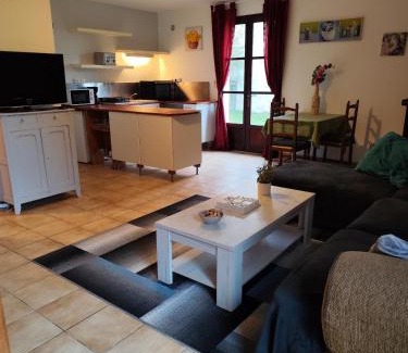 Ladignac le Long House | La Maison des Etangs Gite