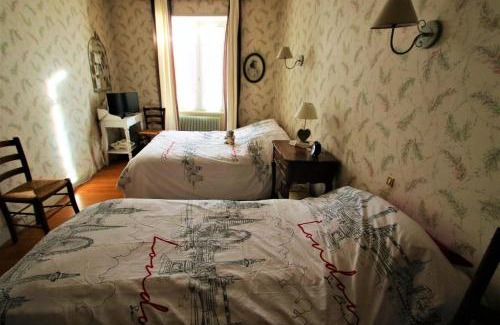 Saint-Mary-le-Plain House | La Maison des Chats