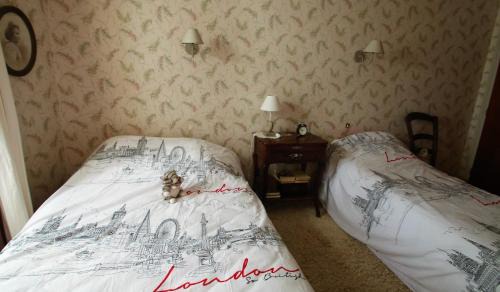 Saint-Mary-le-Plain House | La Maison des Chats