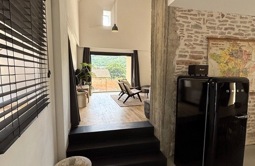 Maconnais Beaujolais Agglomeration Cottage | La Maison des Iris - Atmospheric Stay in Authentic Burgundy Setting