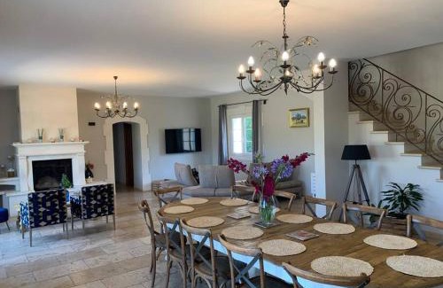 Aureille Villa | LA MAISON DES PAPILLONS VILLA DE CHARME ALPILLES