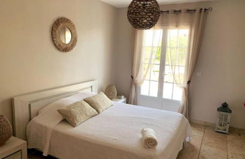 Aureille Villa | LA MAISON DES PAPILLONS VILLA DE CHARME ALPILLES