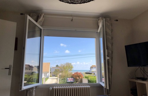 Lion-sur-Mer House | La maison des phares, 5 minutes from the beach