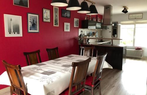Lion-sur-Mer House | La Maison des phares