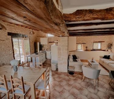 Orban House | La Maison Des Pierres Blondes