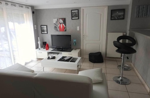 Chadrac Bed & Breakfast | La maison des roses