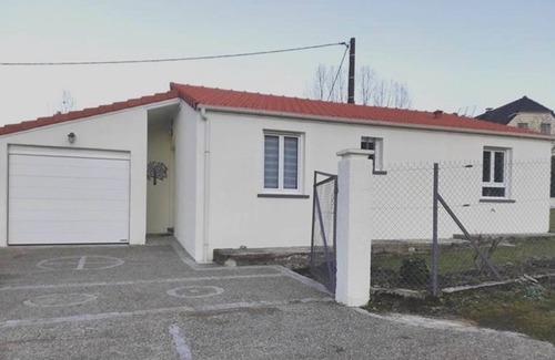 Lourdes House | LA Maison DES Rosiers