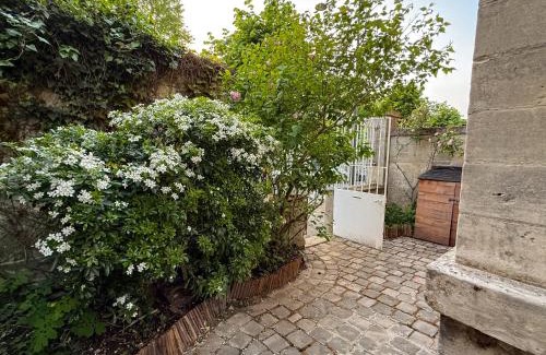 Chantilly House | La maison du 18