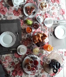 Saintry-sur-Seine Bed & Breakfast | La Maison Du Bonheur