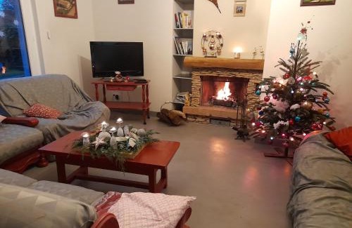 Saint-Bernard Bed & Breakfast | La maison du Bonheur, borne de recharge VE