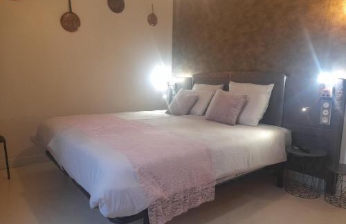 Saint-Bernard Bed & Breakfast | La maison du Bonheur, borne de recharge VE