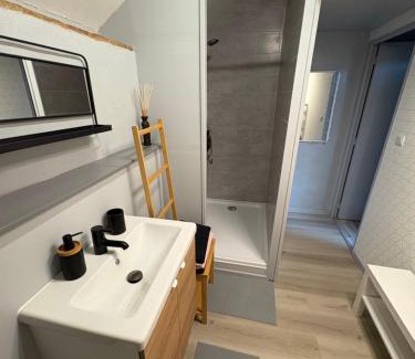 Corancy Apartment | La Maison du bonheur - Gîte PIPA - Corancy
