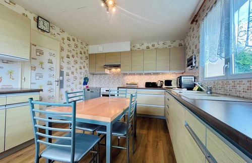 Foucarville House | La Maison du Bonheur, Cozy family refuge near Utah