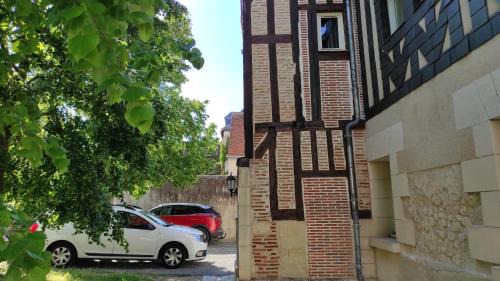 Amboise Apartment | la maison du philosophe
