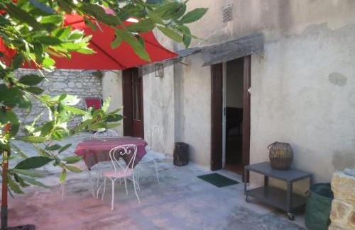 Vezenobres House | La maison du prieuré
