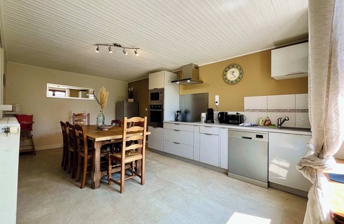 Sainte-Marie-du-Mont House | La Maison d Utah , Beach and Memory