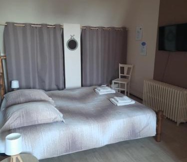 Montreuil-en-Touraine House | La Maison Genevier - Chambre Doréline