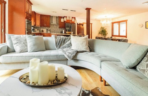 Stroudsburg House | La Maison | Heated Pool Hot Tub Ski Games