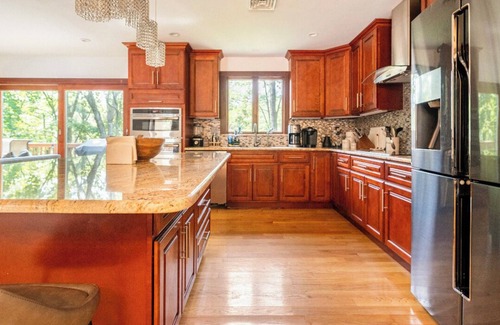 Stroudsburg House | La Maison | Heated Pool Hot Tub Ski Games