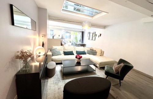Cote Pavee House | La Maison Jasmin - 8 Personnes - Parking Privé - Climatisation - Jardin